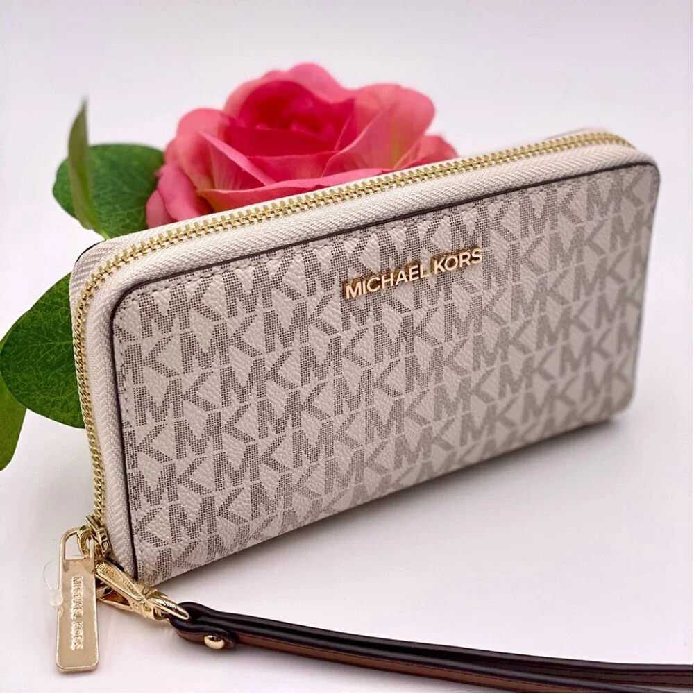 Michael Kors Jet Set Travel Wallet Phone Case